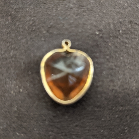 Gold and Amber Antique Heart Charm 1/2 Inch - Picture 3 of 3